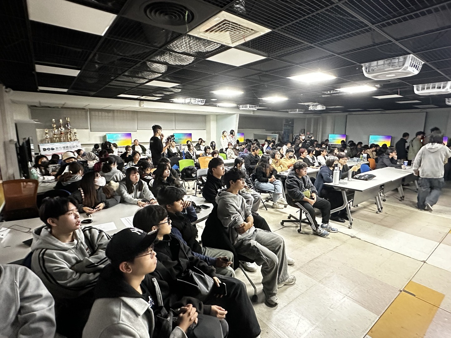 ✨ 2025 設計時尚月｜嶺東數媒 3 天 2 夜國際設計工作坊盛大展開！ ✨圖片